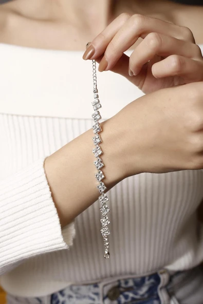 925 Ayar Gümüş Kadın Su Yolu Bileklik Baklava Desen Zirkon Taşlı Şık Tasarım - Resim 2