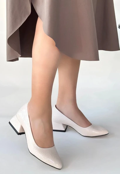 Nitya Bej Baskılı Rugan Topuklu Ayakkabı ürün görseli 1