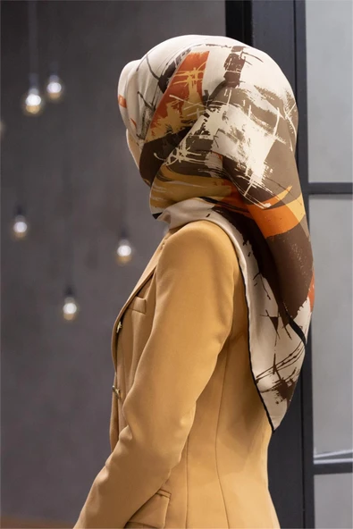 %57 İPEK %43 VİSKON Twill İpek Geometrik Desenli Bej - Taba Renkli 90x90 Eşarp Dikim Şekli : El Dikişi ürün görseli 1