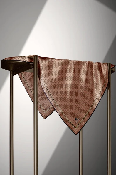 %100 Twill İpek Zincir Desenli Bakır - Siyah Renkli 90x90 Eşarp Dikim Şekli : El Dikişi - Resim 3