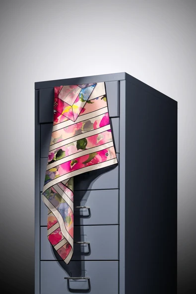 %100 Twill İpek Bahar Çiçekleri Desenli Mürdüm - Bebe Mavisi Renkli 90x90 Eşarp Kenar Dikiş Şekli El Dikişli - Resim 3