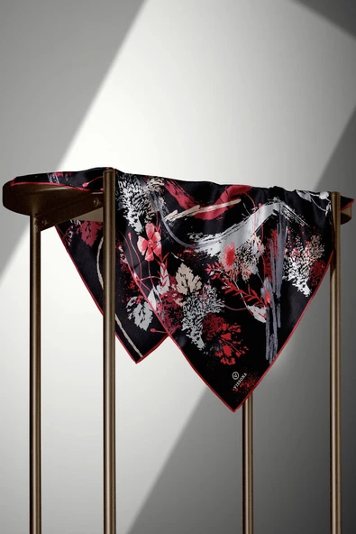 %100 Twill İpek Suluboya Çiçek Desenli Siyah - Bordo Renkli 90x90 Eşarp Dikim Şekli : El Dikişi - Resim 6