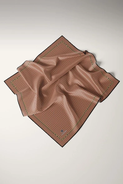 %100 Twill İpek Zincir Desenli Bakır - Siyah Renkli 90x90 Eşarp Dikim Şekli : El Dikişi - Resim 5