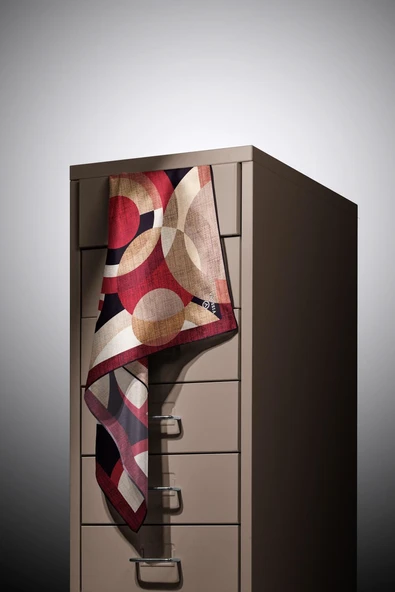 %100 Twill İpek Daire Desenli Bordo Renkli 90x90 Eşarp Eşarp Kenar Dikiş Şekli El Dikişli - Resim 3