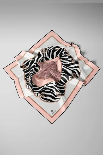 %100 Twill İpek Zincirli Ve Zebra Desenli Pudra - Krem Renkli 90x90 Eşarp Dikim Şekli : El Dikişi - Resim 5