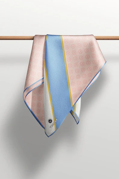 %100 Twill İpek Monogram Ve Barok Desenli Bebe Mavisi - Pudra Renkli 90x90 Eşarp Dikim Şekli : El Dikişi - Resim 3