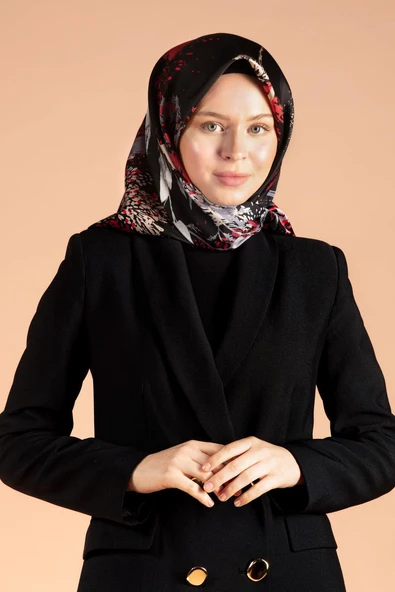 %100 Twill İpek Suluboya Çiçek Desenli Siyah - Bordo Renkli 90x90 Eşarp Dikim Şekli : El Dikişi - Resim 4