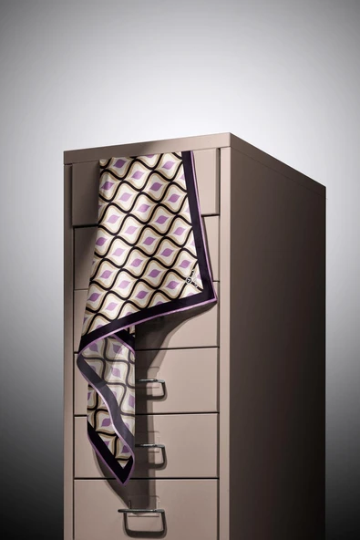 %100 Twill İpek Etnik Desenli Lila Renkli 90x90 Eşarp Dikim Şekli : El Dikişi - Resim 5