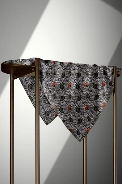 %100 Twill İpek Geometrik Desenli Taba - Haki Renkli 90x90 Eşarp Dikim Şekli : El Dikişi - Resim 4