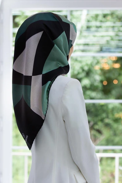 %100 Twill İpek Geometrik Çizgi Desenli Siyah - Mint Renkli 90x90 Eşarp Kenar Dikiş Şekli El Dikişli ürün görseli 1