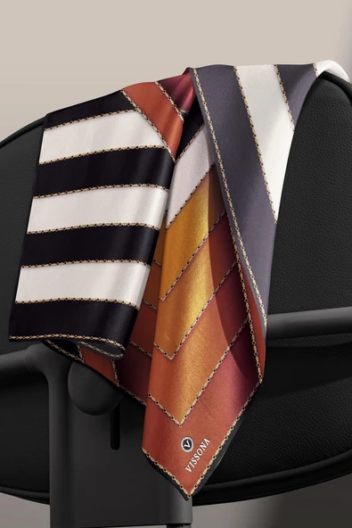 %100 Twill İpek Geometrik Desenli Taba - Siyah Renkli 90x90 Eşarp Dikim Şekli : El Dikişi - Resim 3