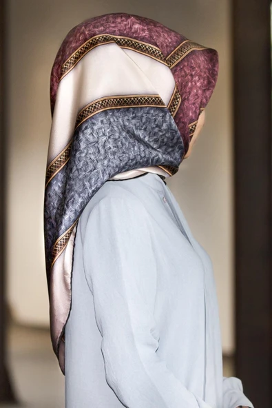 %100 Twill İpek Dokulu Ve Şerit Desenli Gri - Pudra Renkli 90x90 Eşarp Dikim Şekli : El Dikişi ürün görseli 1