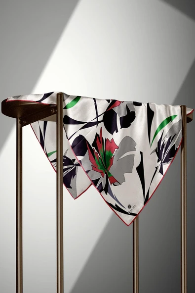 %100 Twill İpek Çiçek Desenli Krem - Bordo Renkli 90x90 Eşarp Dikim Şekli : El Dikişi - Resim 5