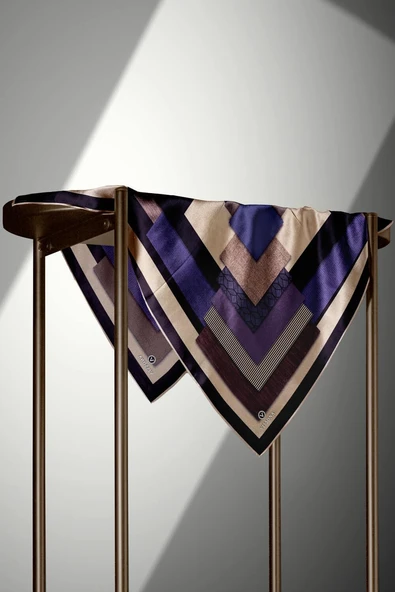 %100 Twill İpek Geometrik Desenli Mor - Siyah Renkli 90x90 Eşarp Dikim Şekli : El Dikişi - Resim 3