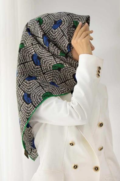 %100 Twill İpek Geometrik Desenli Saks - Zümrüt Yeşili Renkli 90x90 Eşarp Dikim Şekli : El Dikişi ürün görseli 1