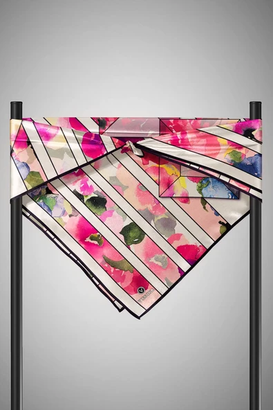 %100 Twill İpek Bahar Çiçekleri Desenli Mürdüm - Bebe Mavisi Renkli 90x90 Eşarp Kenar Dikiş Şekli El Dikişli - Resim 6