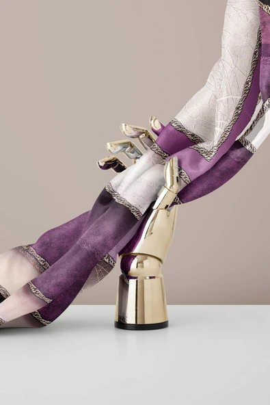 % 57 İPEK % 43 VİSKON Twill İpek Dokulu Geometrik Desenli Lila - Bej Renkli 90x90 Eşarp Dikim Şekli : El Dikişi - Resim 6