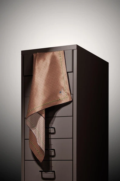 %100 Twill İpek Zincir Desenli Bakır - Siyah Renkli 90x90 Eşarp Dikim Şekli : El Dikişi - Resim 4