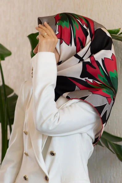 %100 Twill İpek Çiçek Desenli Krem - Bordo Renkli 90x90 Eşarp Dikim Şekli : El Dikişi ürün görseli 1