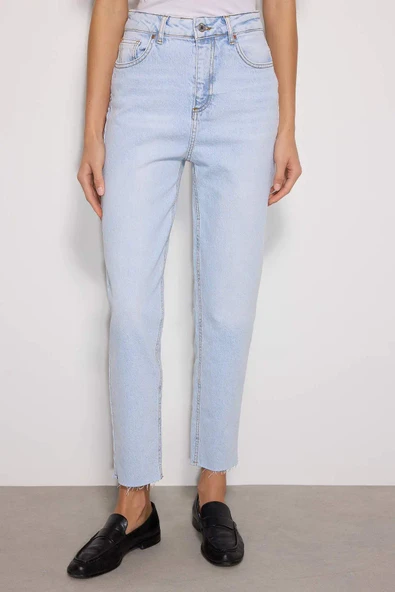 Kadın More Sustainable Açık Mavi Yüksek Bel ComfortEsnek Slim Mom Jeans - Resim 3