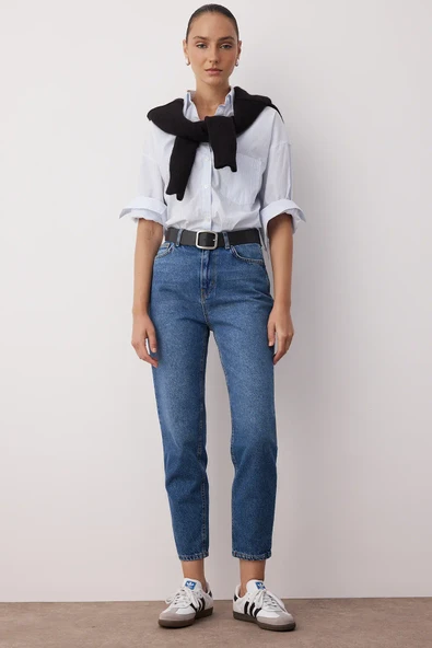 Kadın Mavi Yüksek Bel Mom Jeans ürün görseli 1