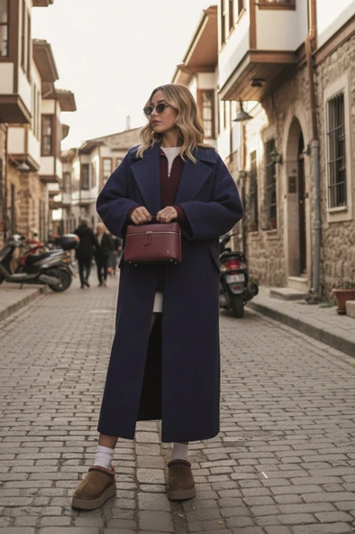 Kışlık Astarlı Sırtı Detaylı Kadın Kaşmir Kaban ürün görseli 1