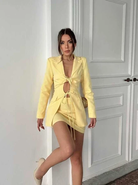 Kısa Kruvaze Ceket ve İnce Askılı Fırfırlı Mini Elbise Takımı - Resim 5