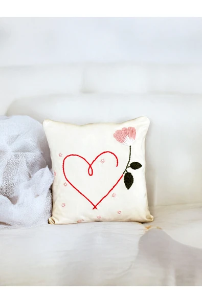 Medi Home Kalp Motifli El Yapımı Panç Kırlent Kılıfı ürün görseli 1