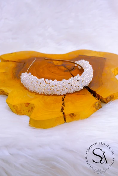 SimgeAksesuar Tamamen El Yapımı Kristal Taşlı Şık Ve Zarif Düğün Ve Nişan Gelin Tacı Ve Saç Aksesuarı ürün görseli 1