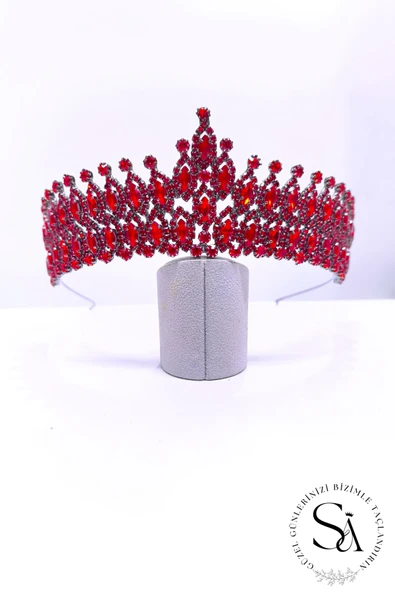 SimgeAksesuar Kırmızı kristal taşlı şık ve zarif Nişan ve Bindallı Tacı ürün görseli 1