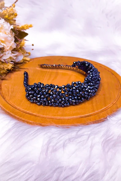 SimgeAksesuar Tamamen El Yapımı Lacivert Kristal Taşlı Şık Ve Zarif Nişan Kına Ve Bindallı Tacı Ve Saç Aksesuarı ürün görseli 1