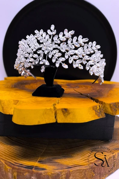 SimgeAksesuar Kristal Taşlı Şık Ve Zarif Gelin Tacı Ve Saç Aksesuarı ürün görseli 1