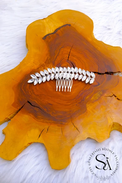 SimgeAksesuar Kristal Taşlı Şık Ve Zarif Taraklı Gelin Saç Aksesuarı ürün görseli 1