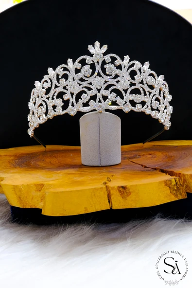 SimgeAksesuar Kristal Taşlı Şık Ve Zarif Gelin Tacı ürün görseli 1