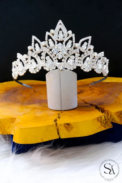 SimgeAksesuar Kristal Taşlı Şık Ve Zarif Gelin Tacı ürün görseli 1