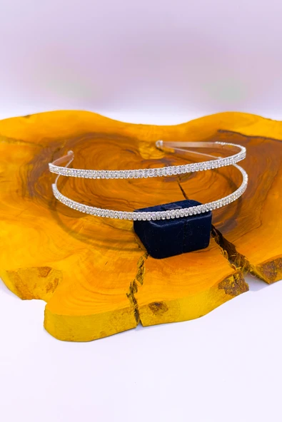 SimgeAksesuar Kristal taşlı şık ve zarif gelin tacı ve saç aksesuarı ürün görseli 1