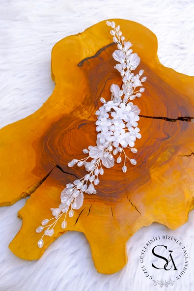 SimgeAksesuar Kristal Taş Ve Inciler Ile Yapılmış Tamamen El Işçiliği Şık Ve Zarif Saç Aksesuarı ürün görseli 1