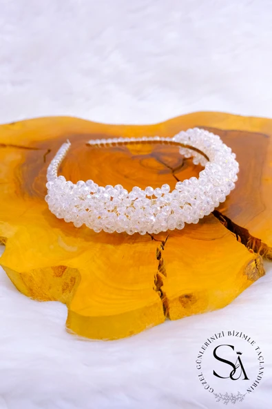 SimgeAksesuar Tamamen El Yapımı Kristal Taşlı Şık Ve Zarif Düğün Ve Nişan Gelin Tacı Ve Saç Aksesuarı ürün görseli 1