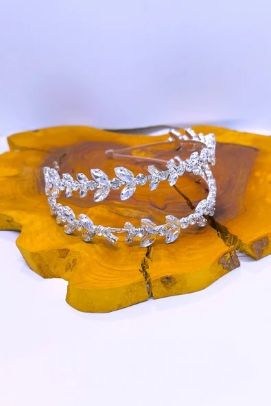 SimgeAksesuar Tamamen El Yapımı Kristal Taşlı Şık Ve Zarif Düğün Ve Nişan Gelin Tacı Ve Saç Aksesuarı - Resim 2