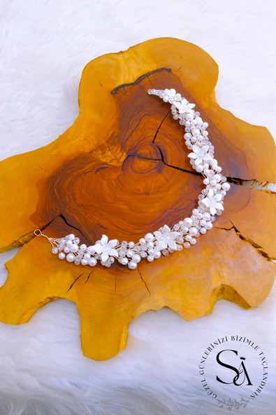SimgeAksesuar Tamamen El Yapımı Kristal Taşlı Şık Ve Zarif Düğün Ve Nişan Gelin Tacı Ve Saç Aksesuarı - Resim 3