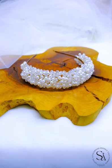 SimgeAksesuar Tamamen El Yapımı Kristal Taşlı Şık Ve Zarif Düğün Ve Nişan Gelin Tacı Ve Saç Aksesuarı ürün görseli 1