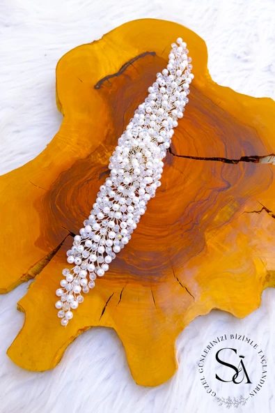 SimgeAksesuar Tamamen El Yapımı Kristal Taşlı Şık Ve Zarif Düğün Ve Nişan Gelin Tacı Ve Saç Aksesuarı ürün görseli 1