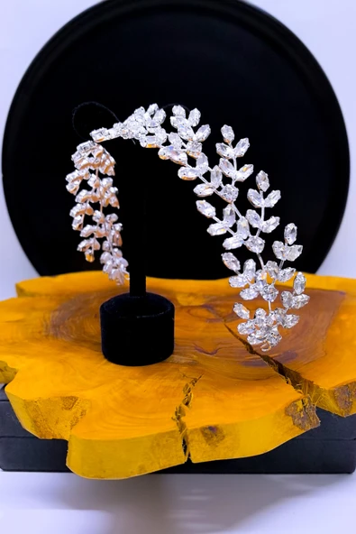 SimgeAksesuar Kristal Taşlı şık ve zarif gelin tacı ve saç aksesuarı ürün görseli 1