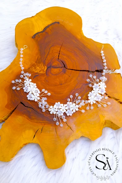 SimgeAksesuar Tamamen El Yapımı Kristal Taşlı Şık Ve Zarif Düğün Ve Nişan Gelin Tacı Ve Saç Aksesuarı - Resim 2