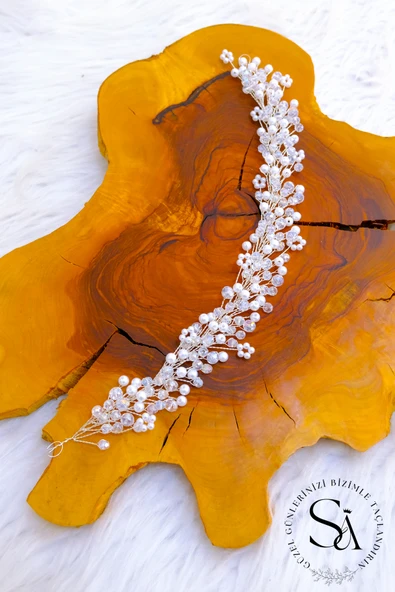 SimgeAksesuar Tamamen El Yapımı Kristal Taşlı Şık Ve Zarif Gelin Tacı Ve Saç Aksesuarı ürün görseli 1