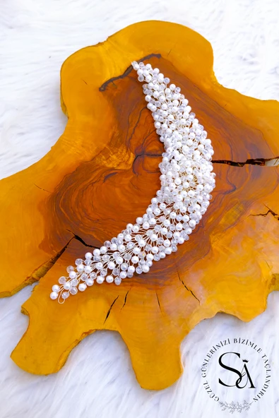 SimgeAksesuar Tamamen El Yapımı Kristal Taşlı Şık Ve Zarif Düğün Ve Nişan Gelin Tacı Ve Saç Aksesuarı - Resim 2