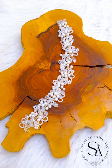 SimgeAksesuar Tamamen El Yapımı Kristal Taşlı Şık Ve Zarif Düğün Ve Nişan Gelin Tacı Ve Saç Aksesuarı ürün görseli 1