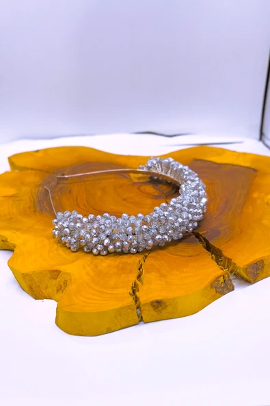 SimgeAksesuar Tamamen El Yapımı Gümüş Kristal Taşlı Şık Ve Zarif Nişan, Kına Ve Bindallı Tacı Ve Saç Aksesuarı - Resim 2