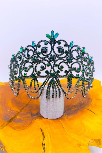 SimgeAksesuar Yeşil kristal taşlı şık ve zarif nişan ve kına tacı ürün görseli 1