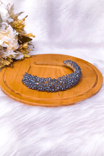 SimgeAksesuar Tamamen El Yapımı Indigo Kristal Taşlı Şık Ve Zarif Nişan, Kına Ve Bindallı Tacı Ve Saç Aksesuarı ürün görseli 1